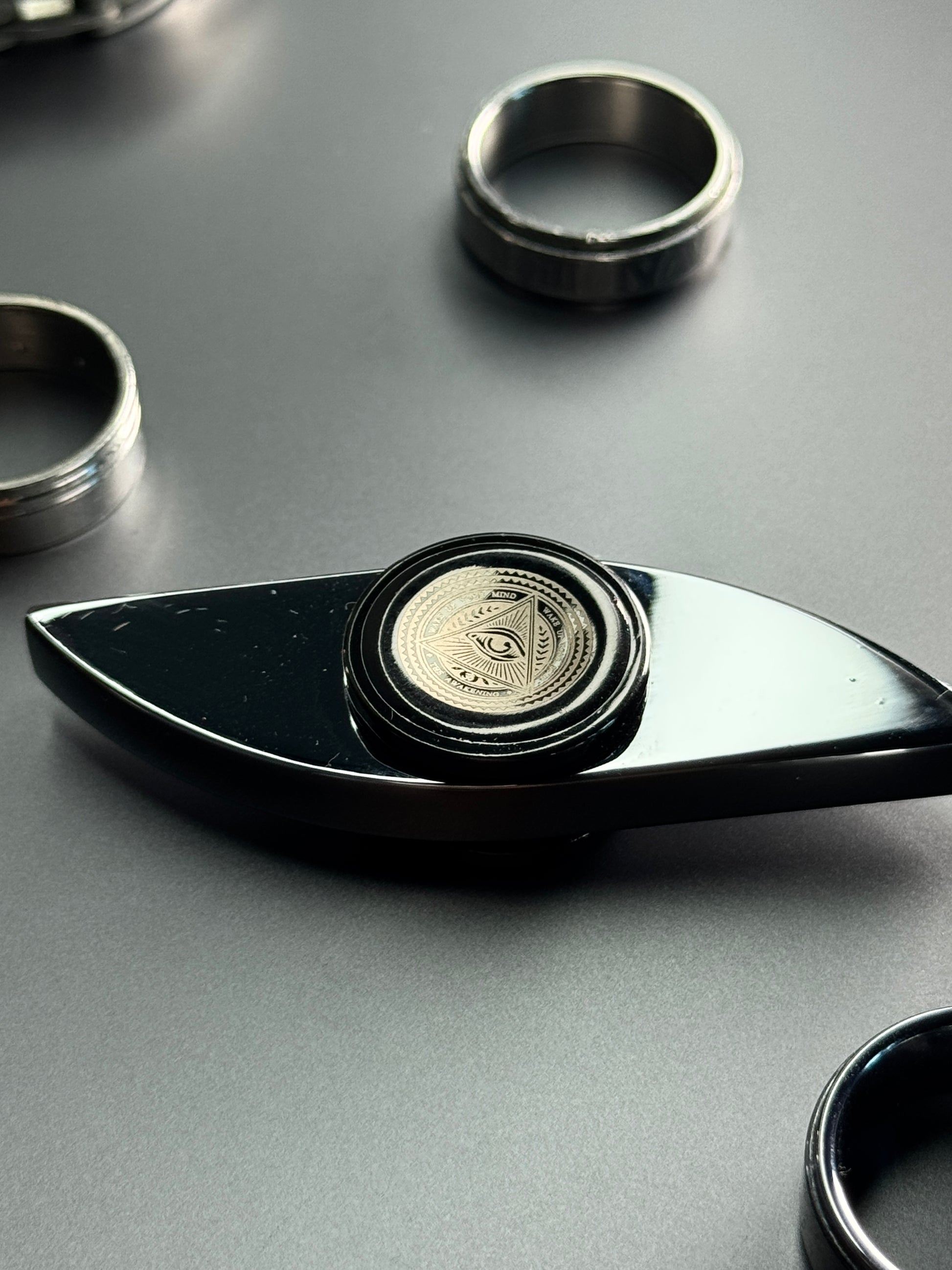 TACTIQLab. x FIDGET SPINNER - ILLUMINATI