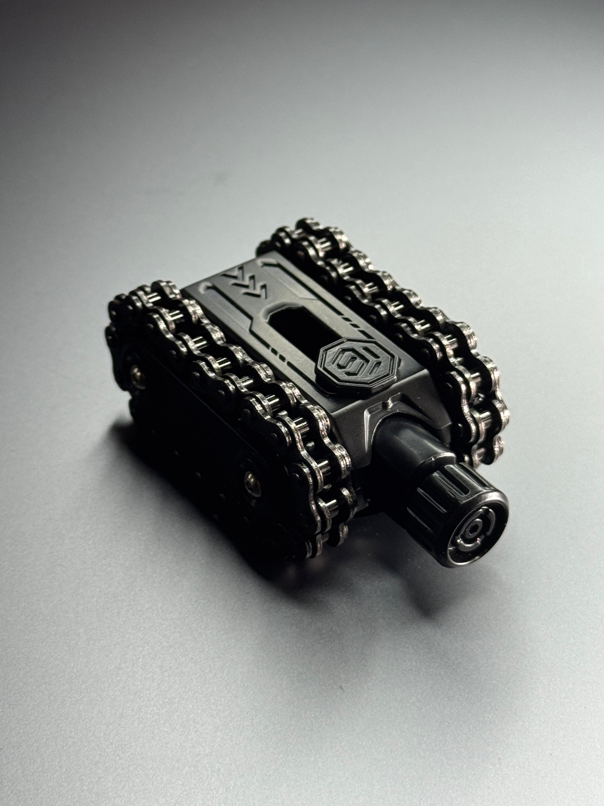 TACTIQLab. x FIDGET GADGET - TANK