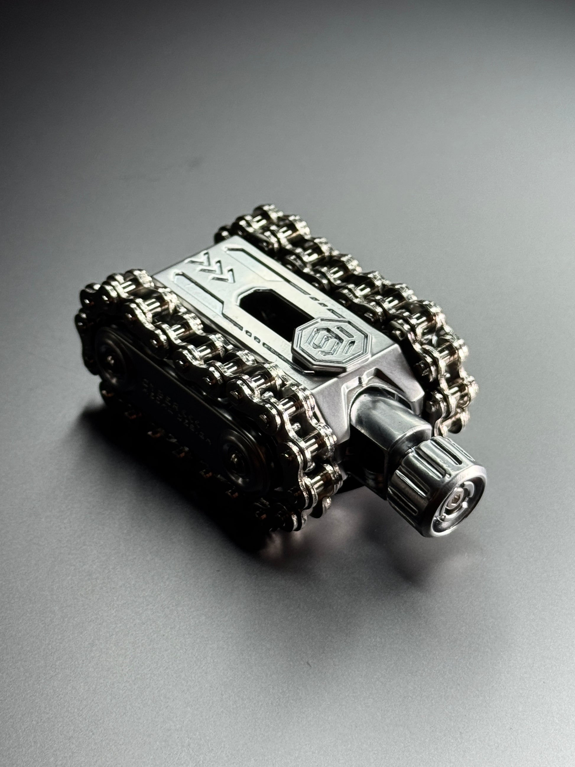 TACTIQLab. x FIDGET GADGET - TANK