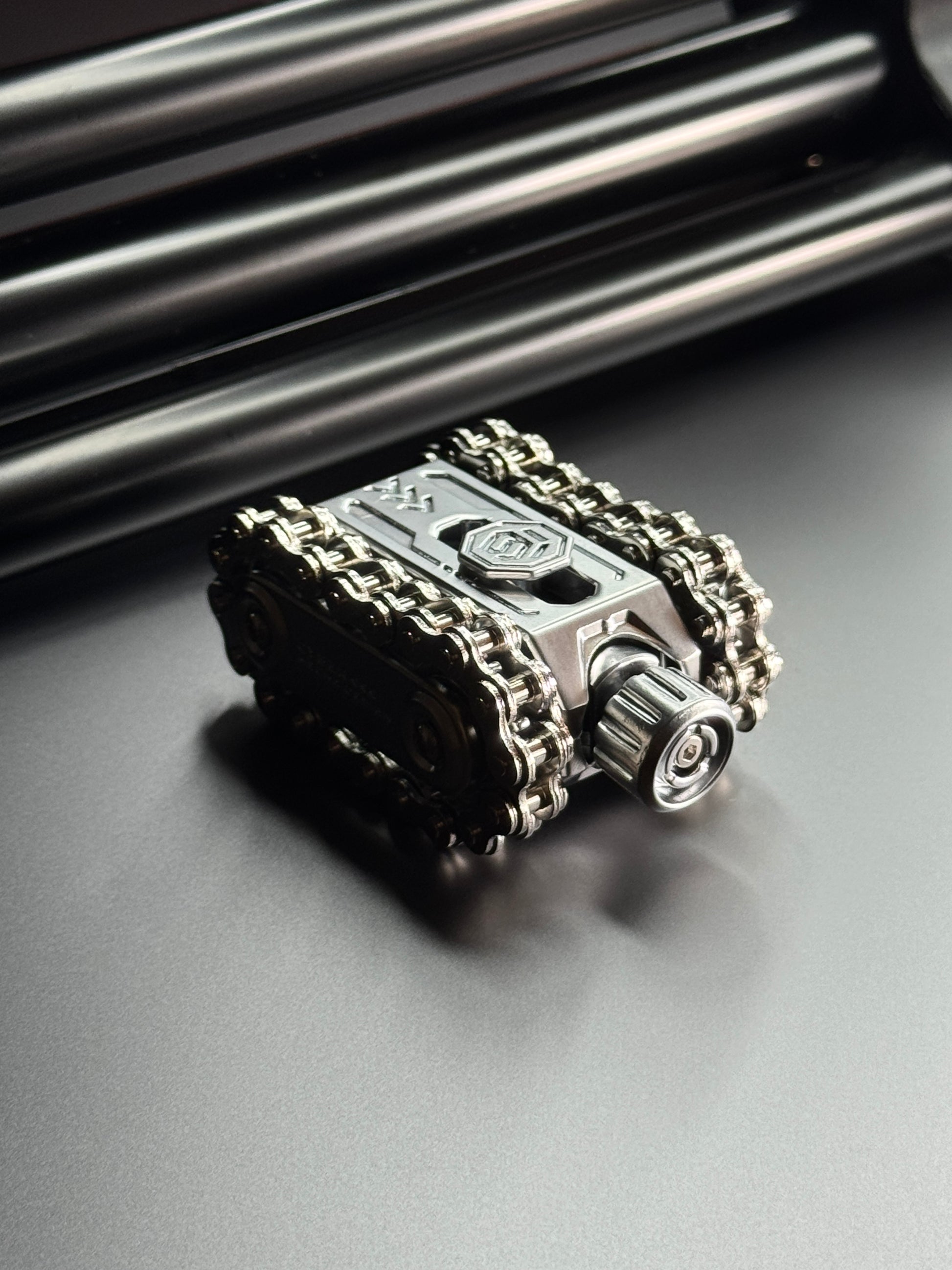 TACTIQLab. x FIDGET GADGET - TANK