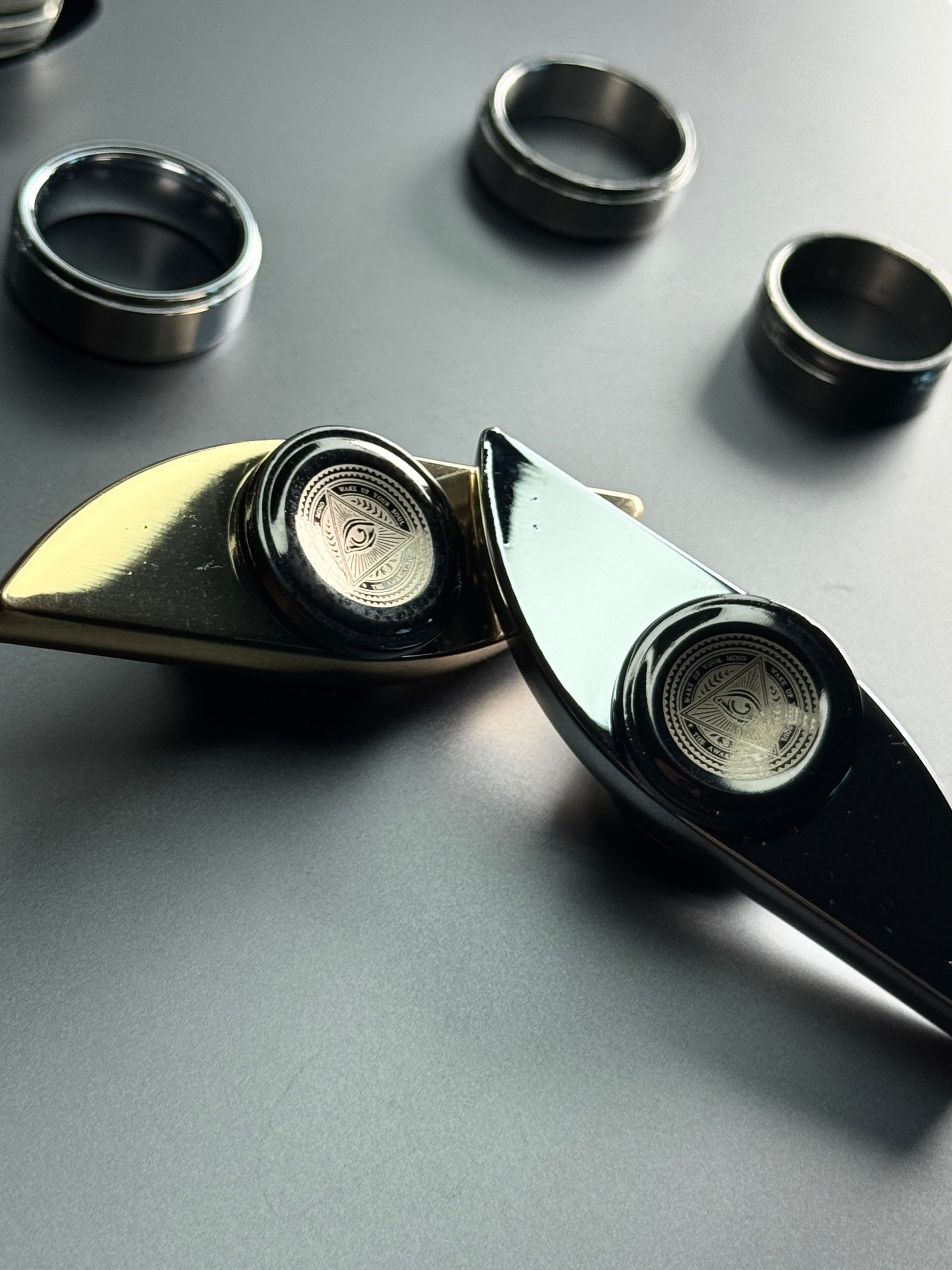 TACTIQLab. x FIDGET SPINNER - ILLUMINATI