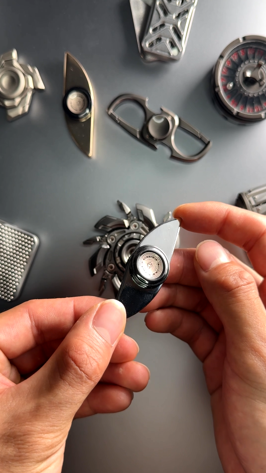 TACTIQLab. x FIDGET SPINNER - ILLUMINATI