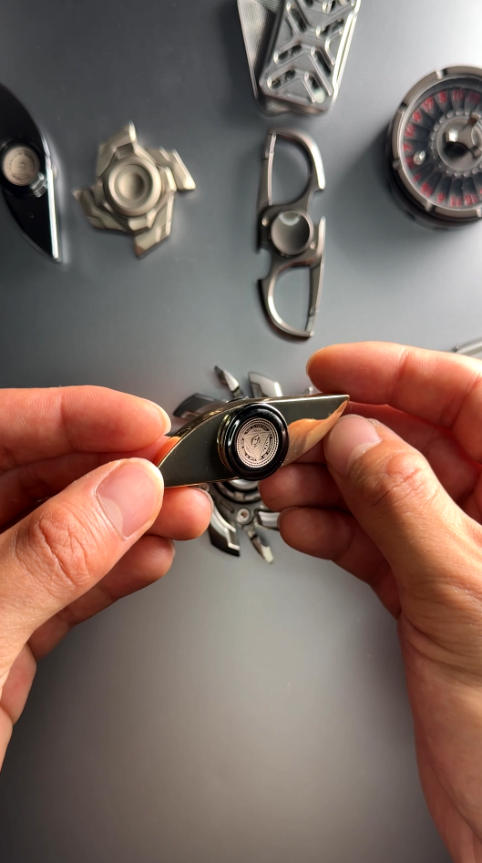 TACTIQLab. x FIDGET SPINNER - ILLUMINATI