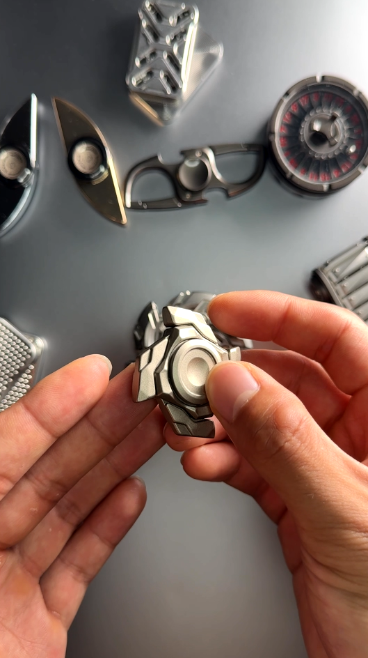 TACTIQLab. x FIDGET SPINNER - MANTIS