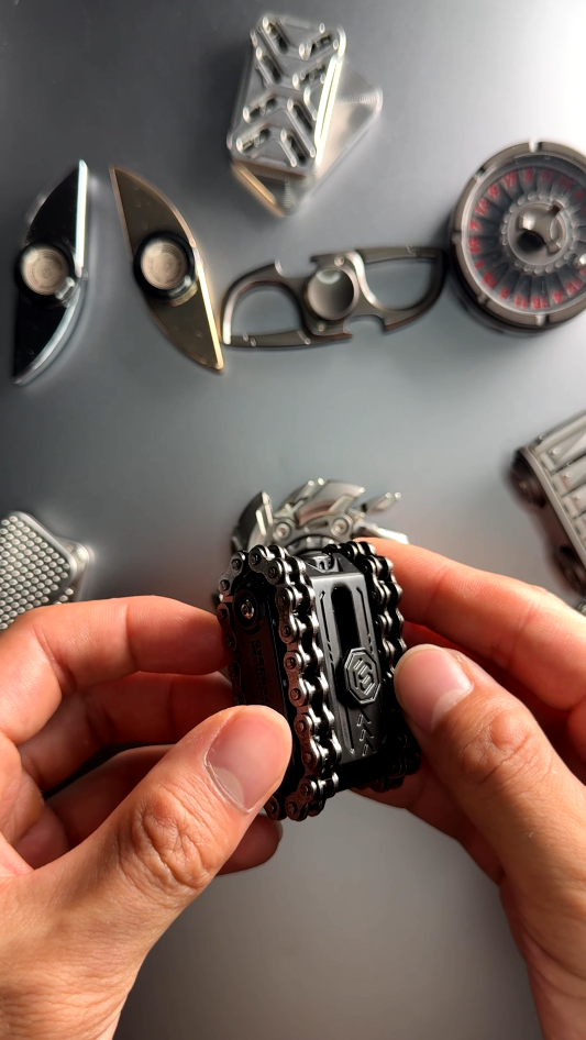 TACTIQLab. x FIDGET GADGET - TANK