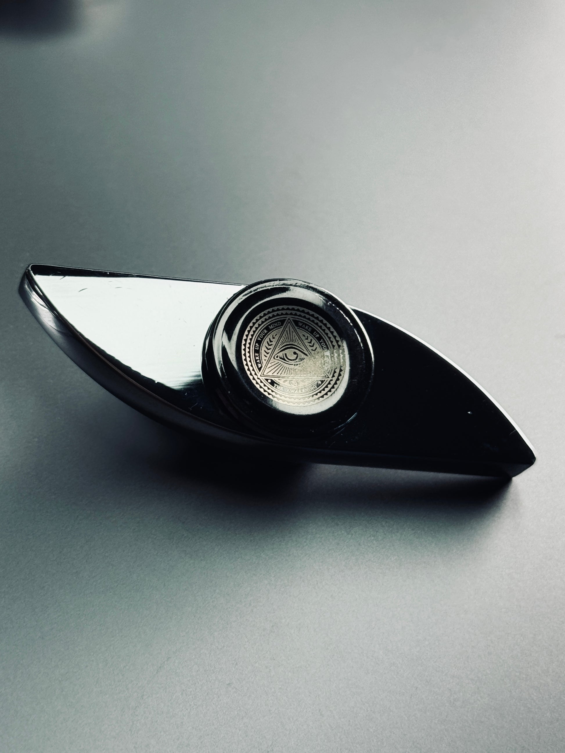 TACTIQLab. x FIDGET SPINNER - ILLUMINATI