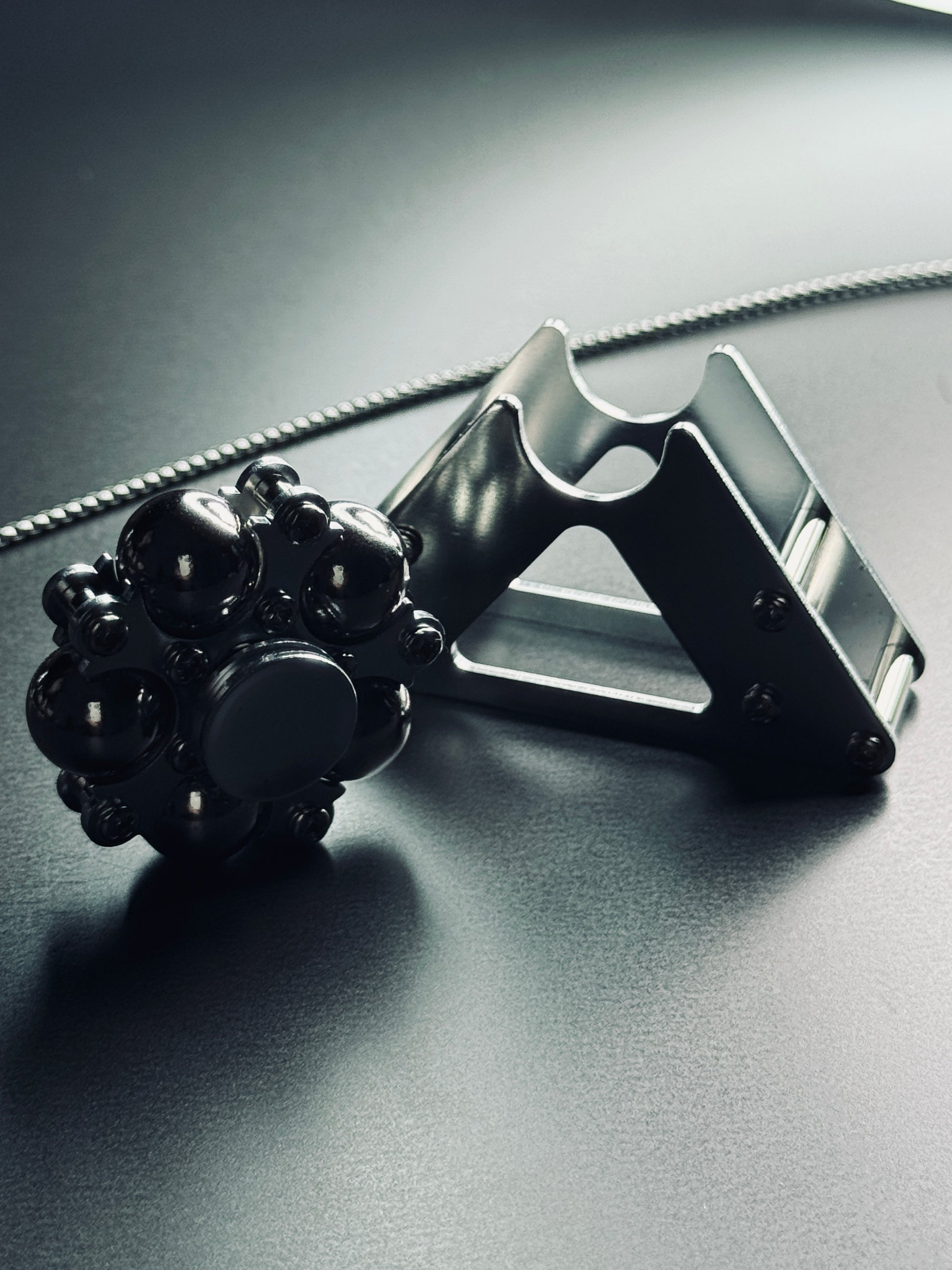 TACTIQLab. x FIDGET GADGET - PENDULUM