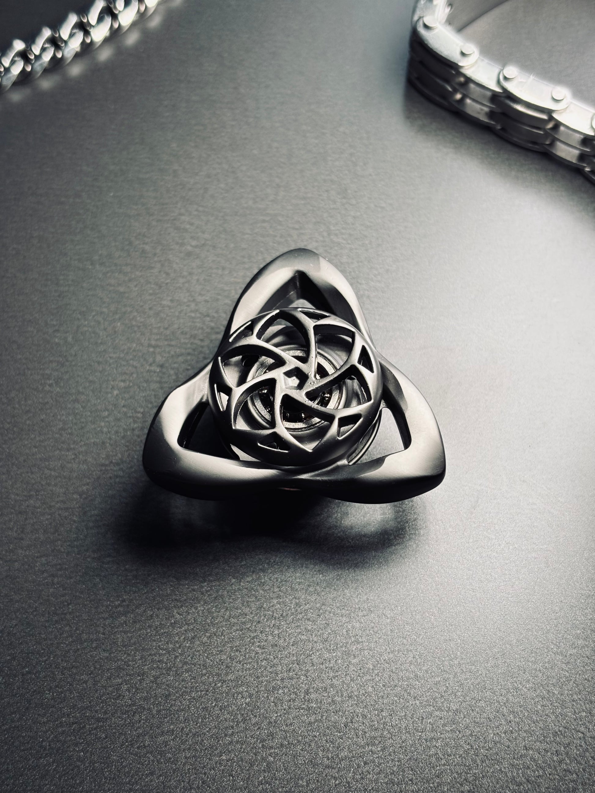 TACTIQLab. × FIDGET SPINNER – NEBULA