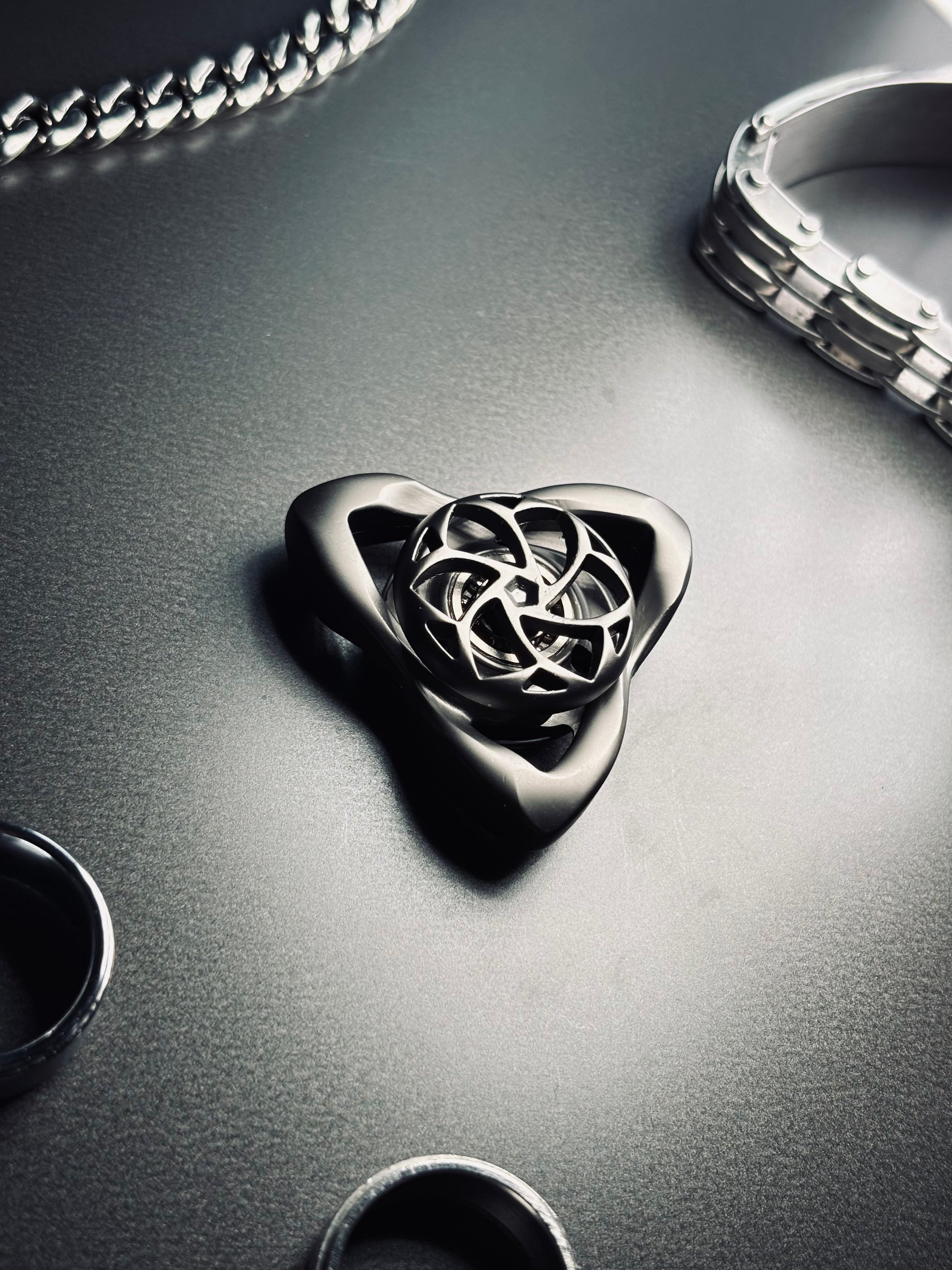 TACTIQLab. × FIDGET SPINNER – NEBULA